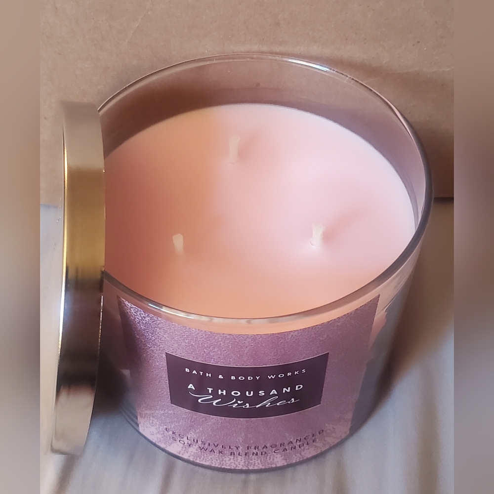 3Wick Candle - Picture 2 of 3